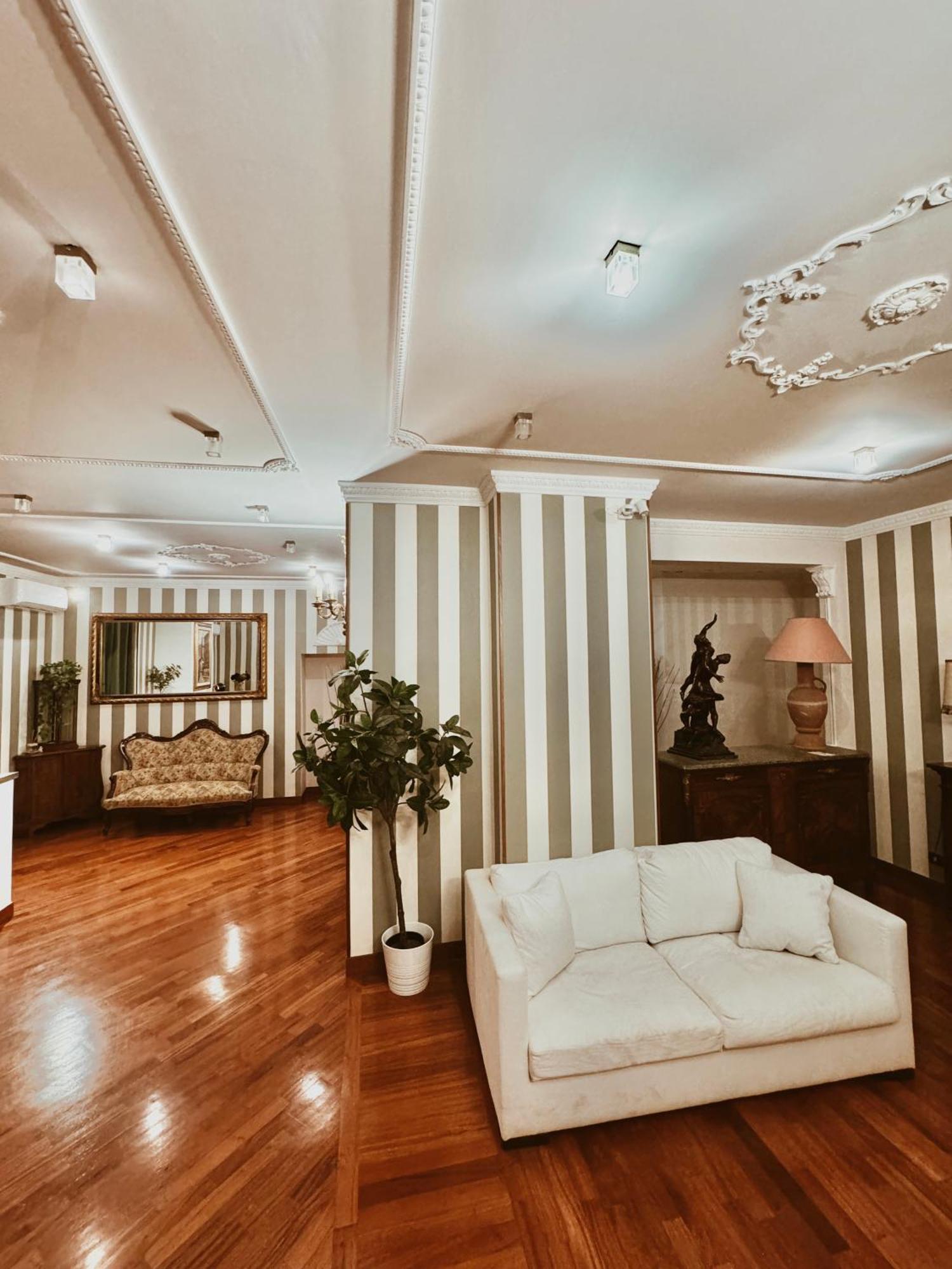 Residenza Tritone Luxury Guest House Trevi Fountain Roma Exterior foto